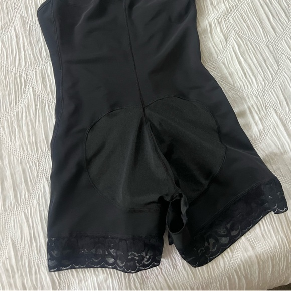 Shapewear - Picture 3 of 4